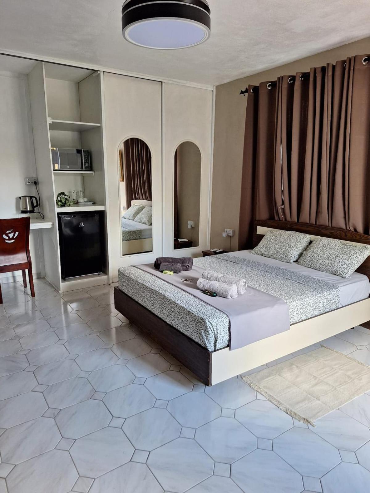 R Garden 1 - Ensuite Avec Acces Prive Et Independant Holiday home Baie-du-Tombeau
